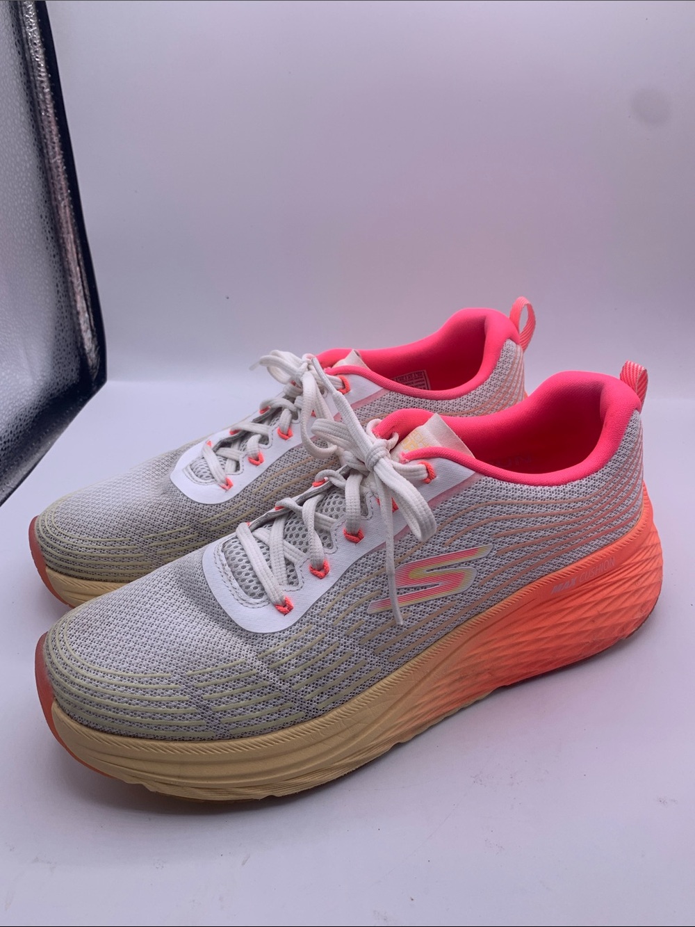 Skechers Max 2.0 Speed Play Women’s Peach to Pink Ombré Size 10